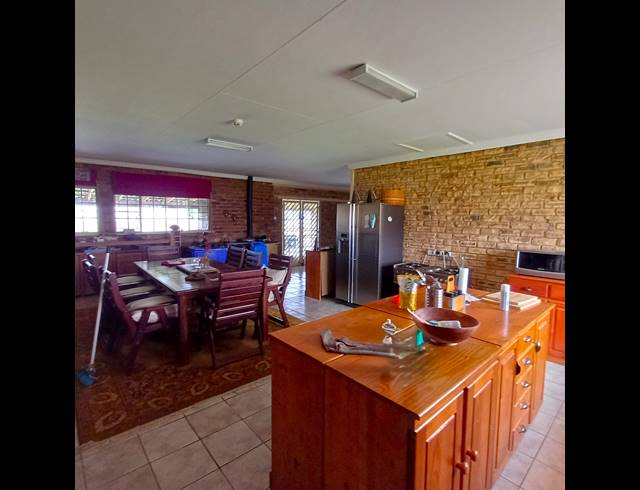 4.60HA FARM FOR SALE IN HARTBEESFONTEIN AH